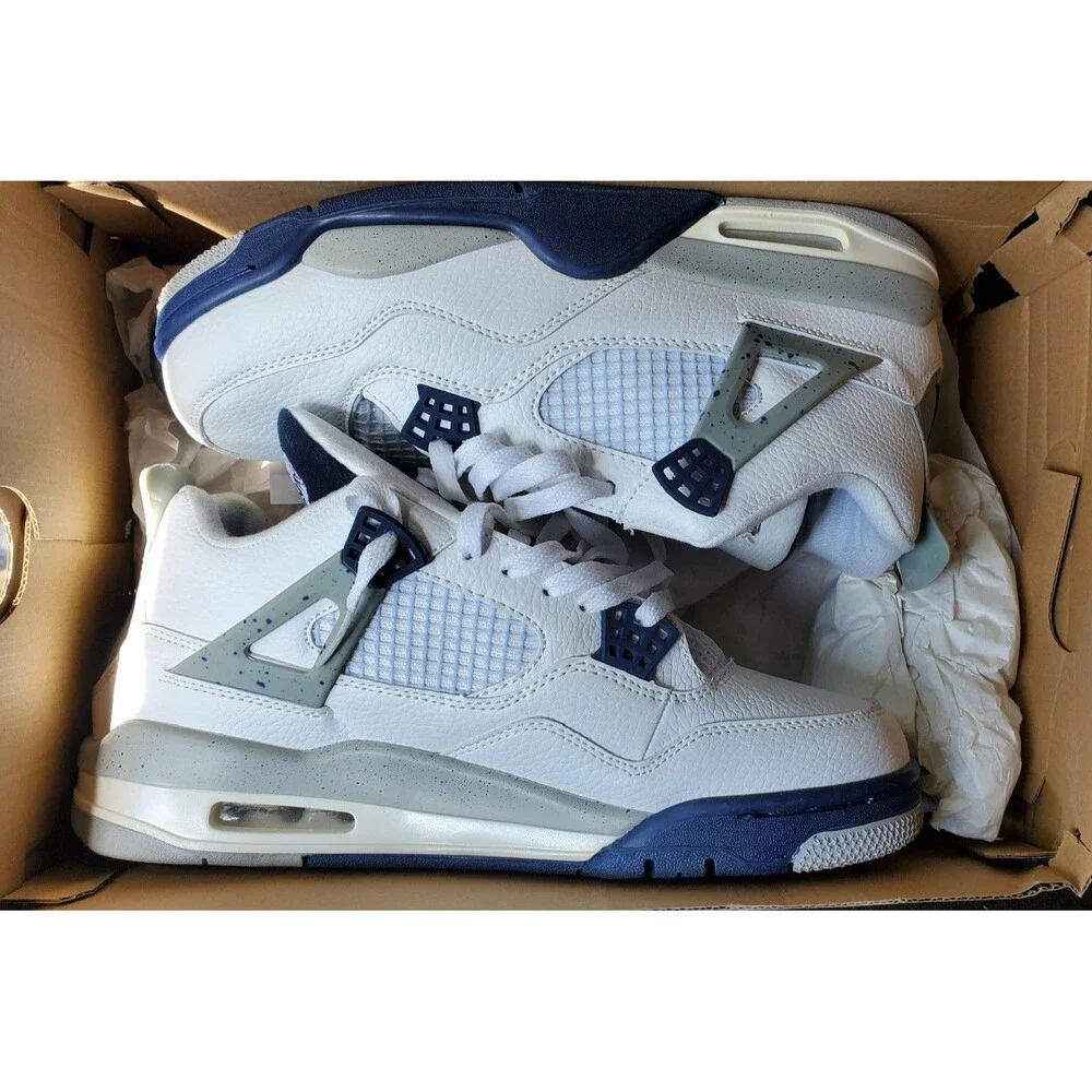 Jordan 4 Retro Midnight Navy. Size 10